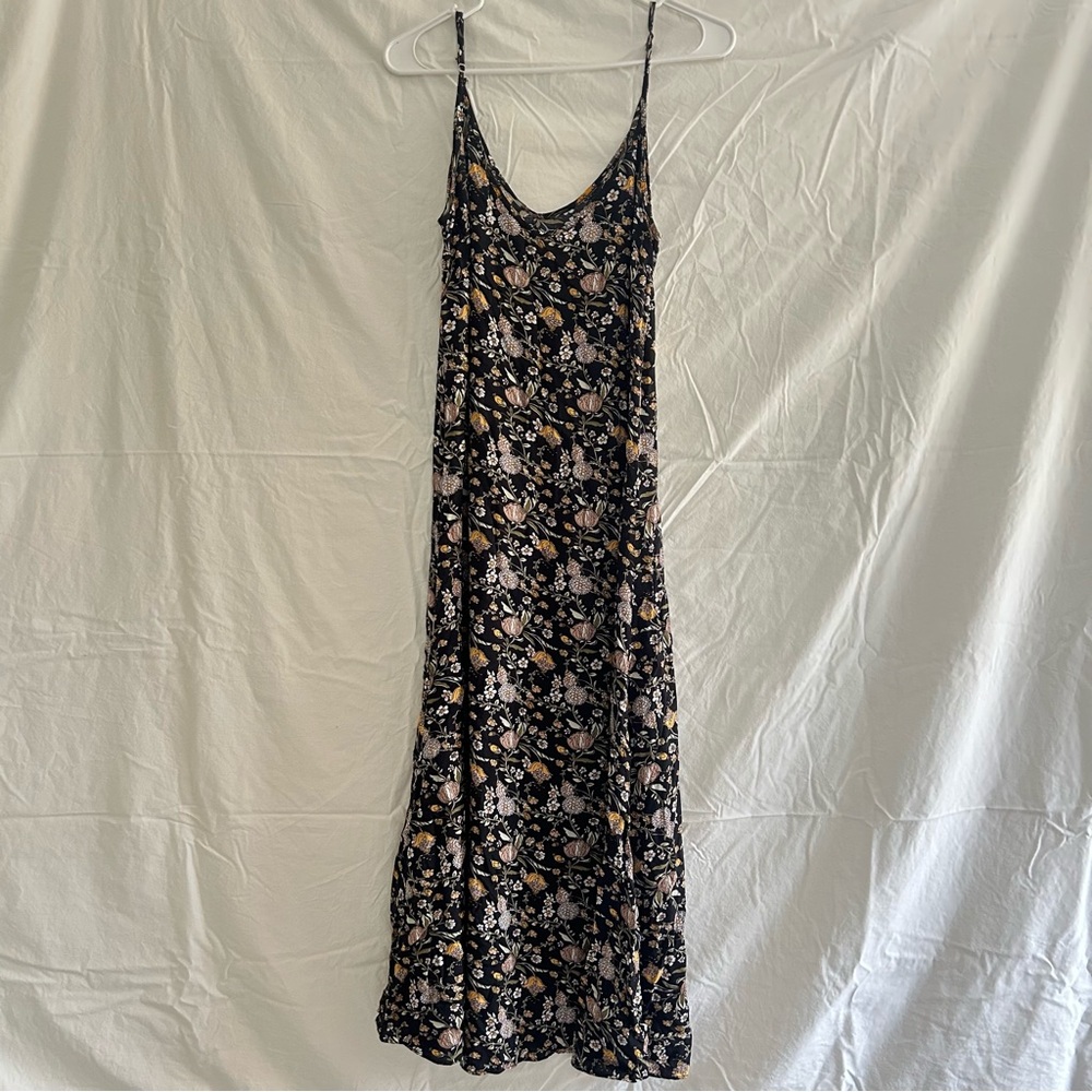 NATURAL LIFE Black and White Sleeveless Maxi Sundress